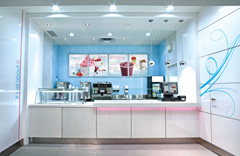 Yogen Fruz 
Storefront TD Centre Toronto